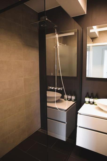 Charming Modern 2 Bedroom Apartment アルザンジャン エクステリア 写真
