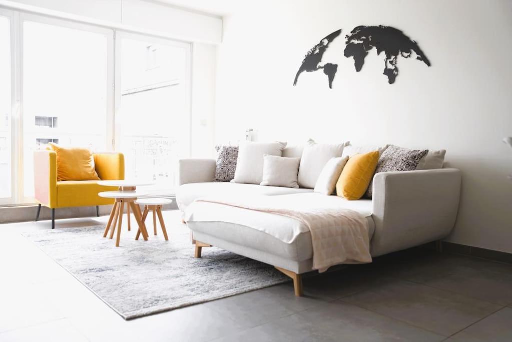Charming Modern 2 Bedroom Apartment アルザンジャン エクステリア 写真