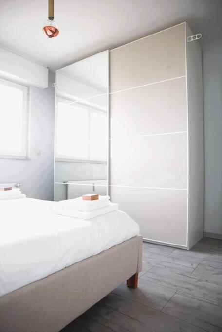 Charming Modern 2 Bedroom Apartment アルザンジャン エクステリア 写真