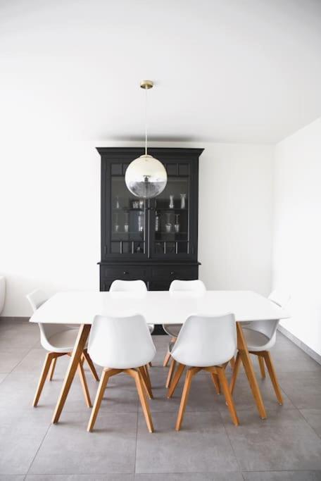 Charming Modern 2 Bedroom Apartment アルザンジャン エクステリア 写真